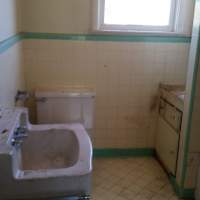 Beautiful but dirty upstairs bathroom